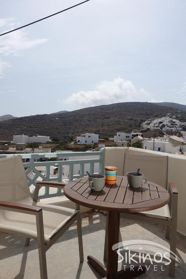 Traditional Apartment In Kastro Sikinos Bagian luar foto